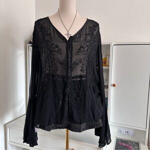Vintage Elegant Black Embroidered flared long sleeve Top:Fit size:L